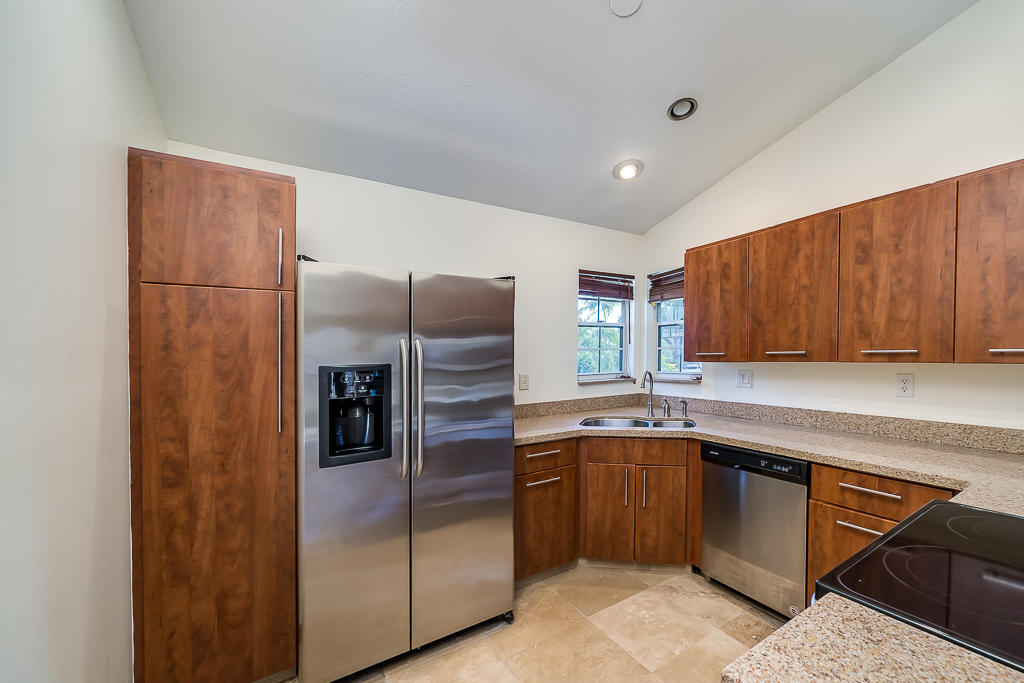 21413 Fairfield Lane Boca Raton, FL 33431 - Photo 10 of 24 kitchen