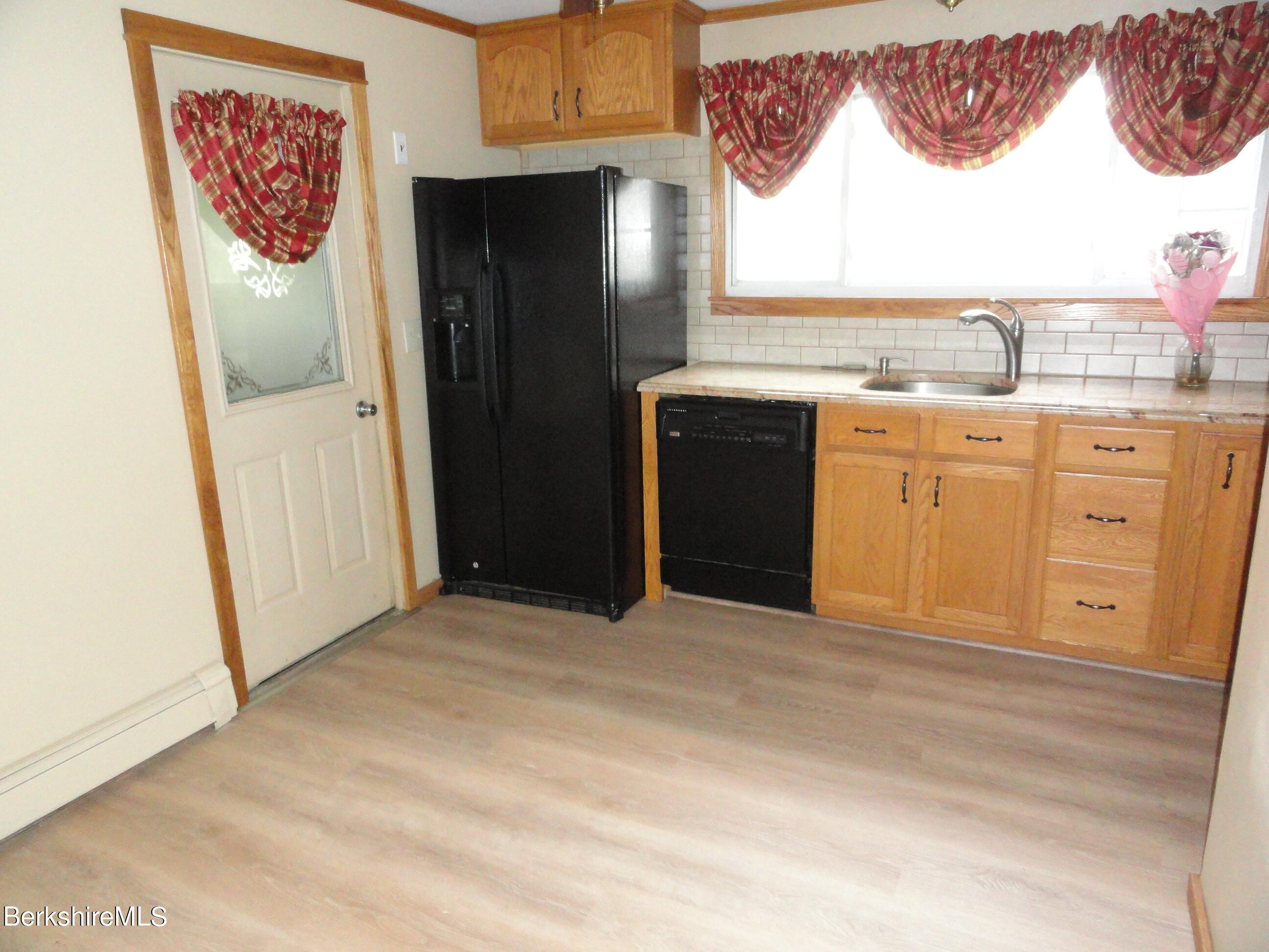 31 Edgemere Road Dalton, MA 01226 - Photo 3 of 10 Kitchen