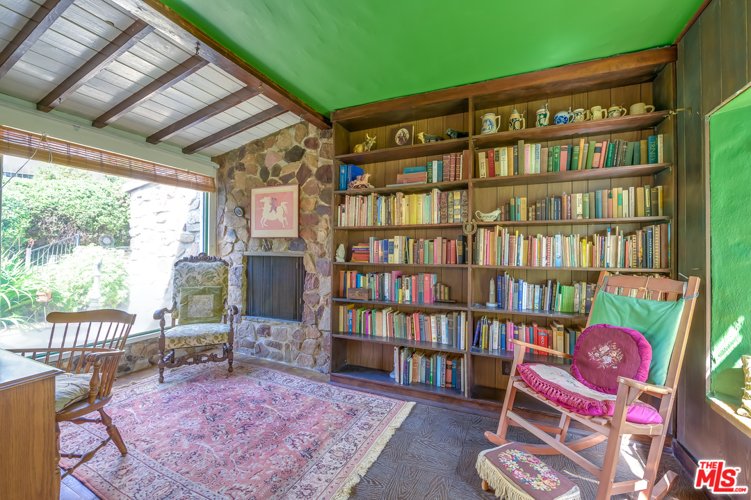 10547 Putney Road Los Angeles, CA 90064 - Photo 11 of 27 Gallery Image 11