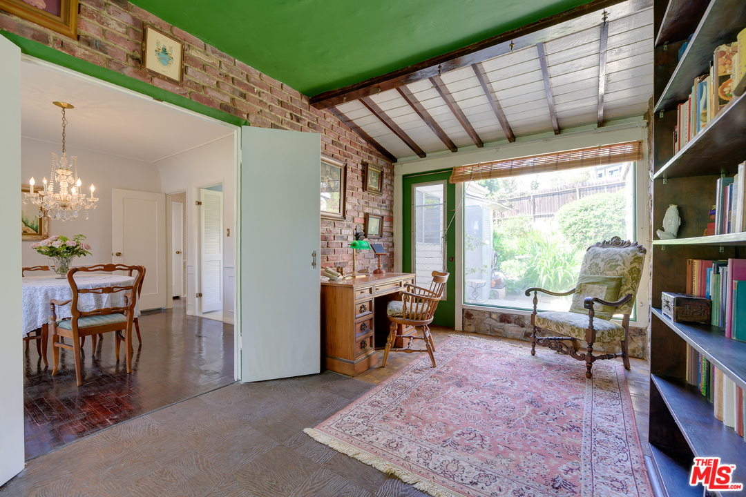 10547 Putney Road Los Angeles, CA 90064 - Photo 12 of 27 Gallery Image 12
