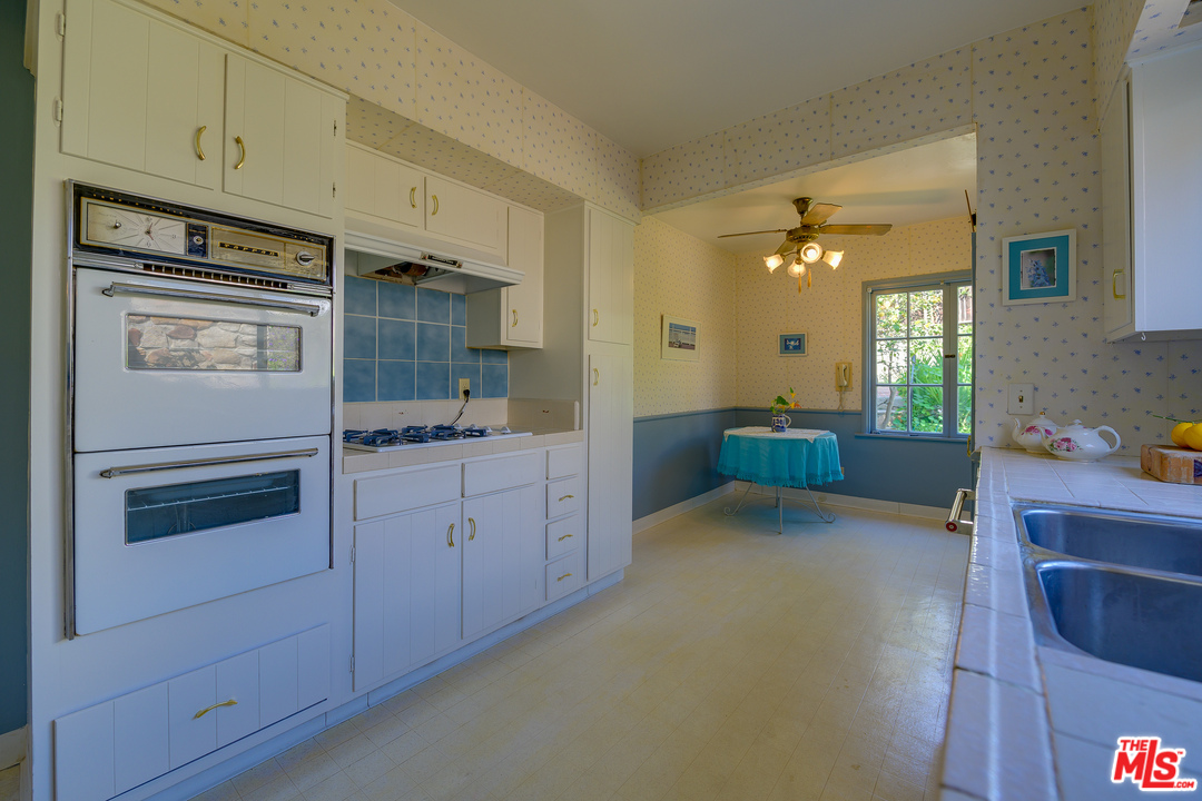 10547 Putney Road Los Angeles, CA 90064 - Photo 13 of 27 Gallery Image 13