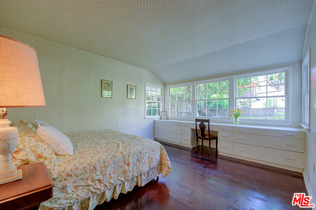10547 Putney Road Los Angeles, CA 90064 - Photo 15 of 27 Gallery Image 15