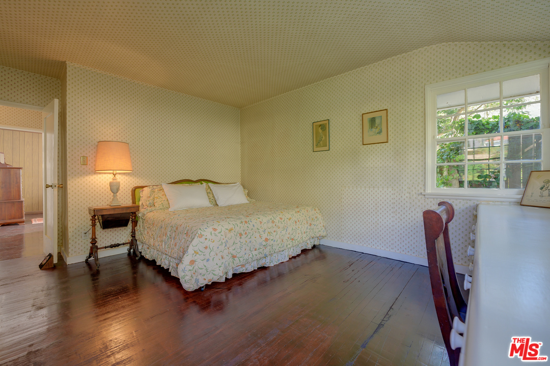10547 Putney Road Los Angeles, CA 90064 - Photo 16 of 27 Gallery Image 16