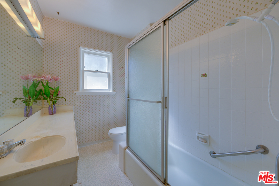 10547 Putney Road Los Angeles, CA 90064 - Photo 17 of 27 Gallery Image 17