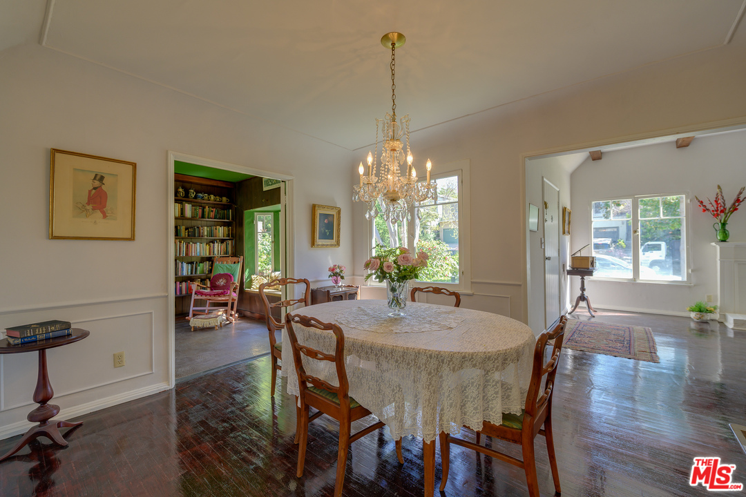 10547 Putney Road Los Angeles, CA 90064 - Photo 10 of 27 Gallery Image 10