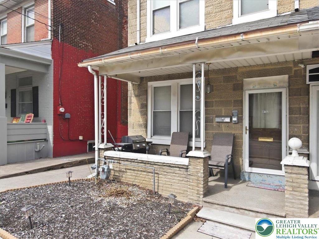 921 Broadway Fountain Hill, PA 18015 - Photo 8 of 93