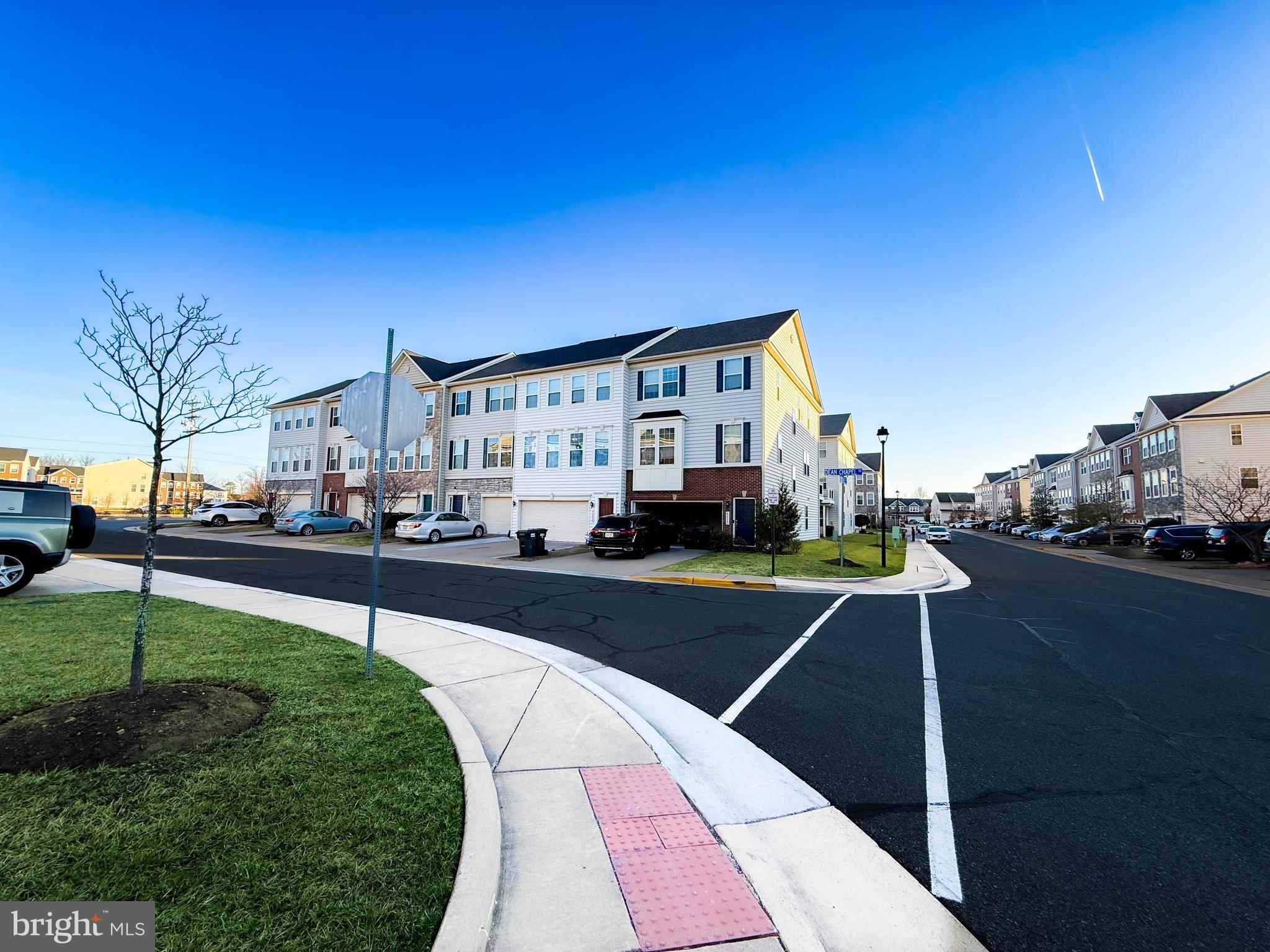 42258 Dean Chapel Square Chantilly, VA 20152 - Photo 32 of 35 a view of a house with a swimming pool