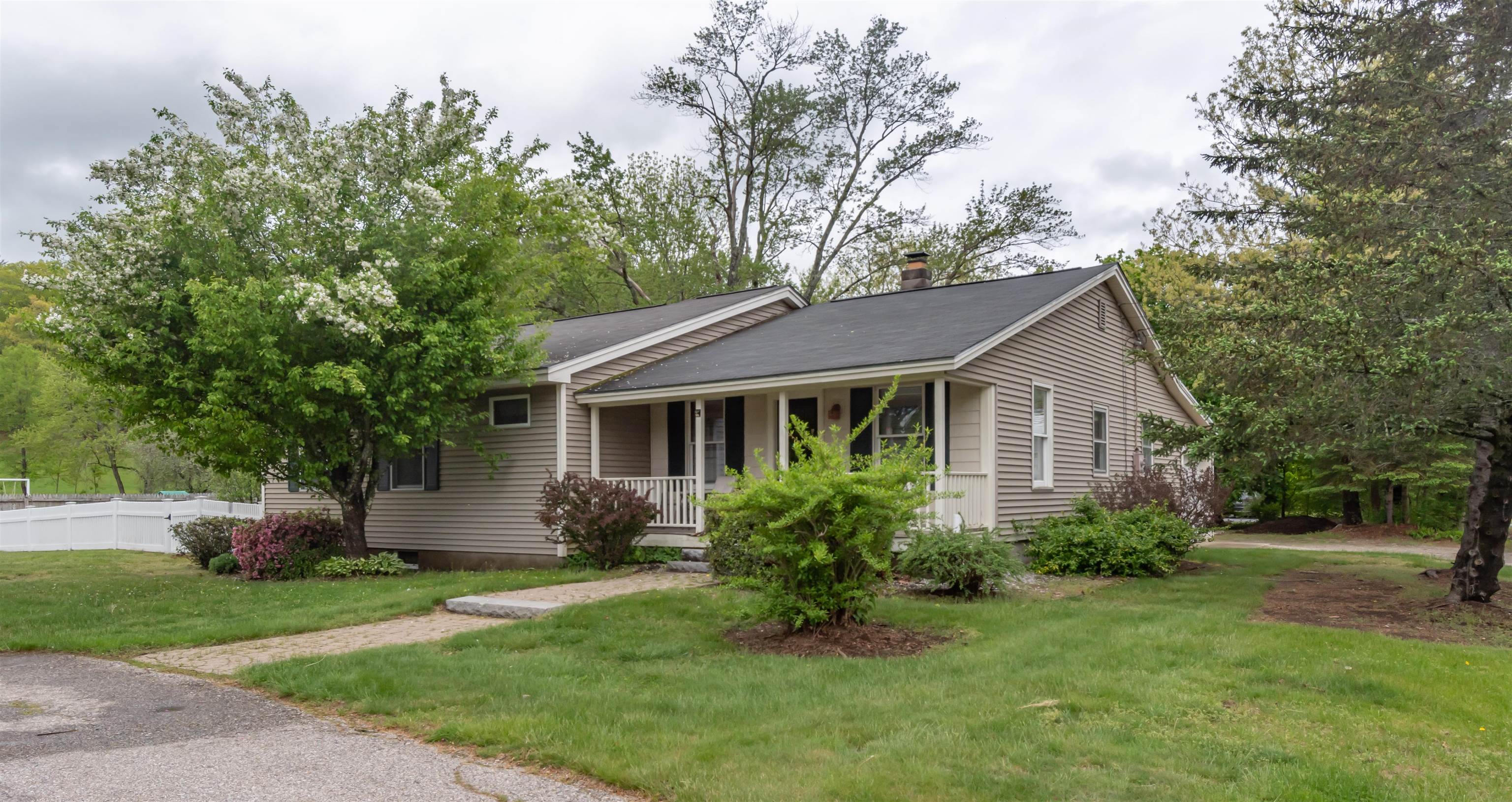151 New Boston Road Goffstown, NH 03045 - Photo 2 of 23 Gallery Image 2