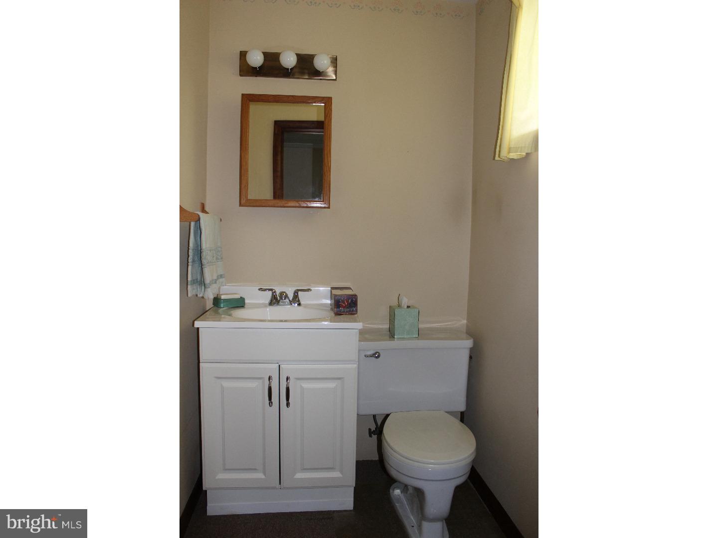 445 Rittenhouse Circle Havertown, PA 19083 - Photo 14 of 20