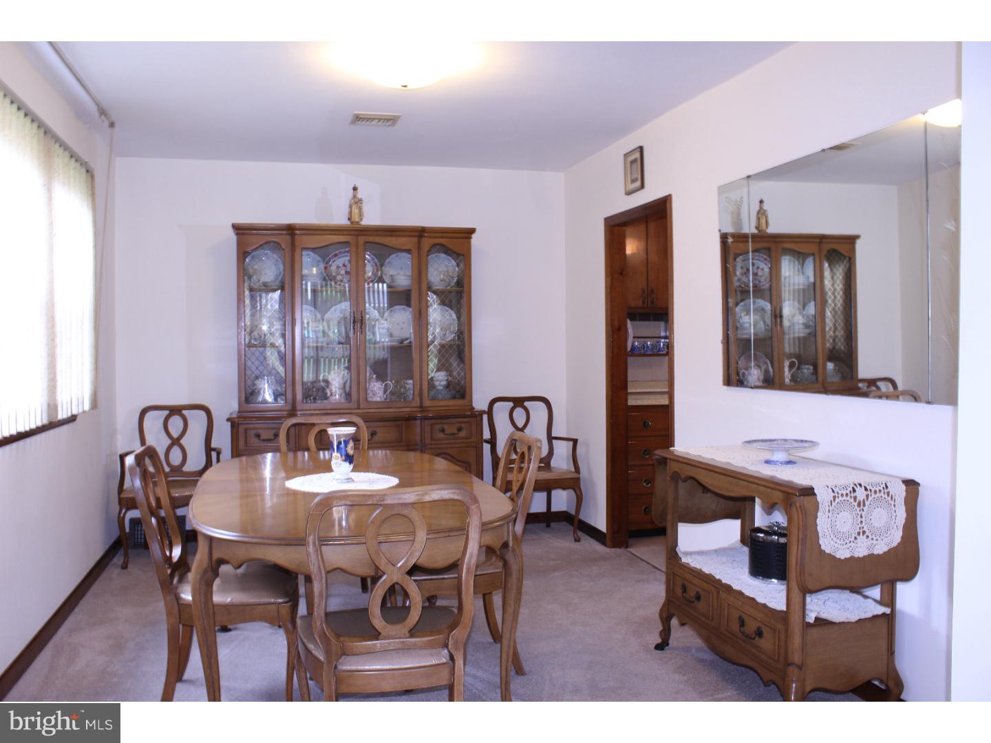 445 Rittenhouse Circle Havertown, PA 19083 - Photo 6 of 20