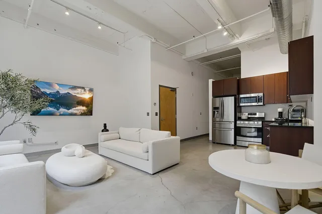 $1,995 | 700 North Washington Avenue, Unit 319, Minneapolis, MN 55401