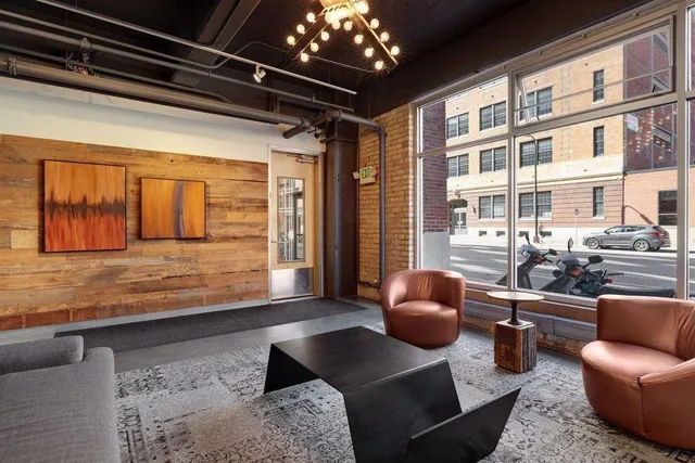 $1,995 | 700 North Washington Avenue, Unit 319, Minneapolis, MN 55401