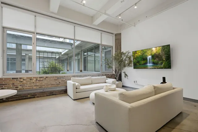 $1,995 | 700 North Washington Avenue, Unit 319, Minneapolis, MN 55401