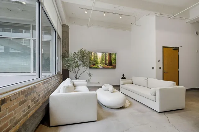 $1,995 | 700 North Washington Avenue, Unit 319, Minneapolis, MN 55401