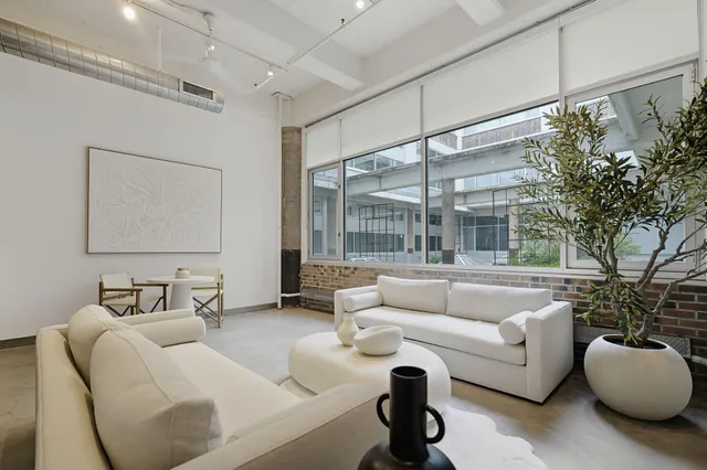 $1,995 | 700 North Washington Avenue, Unit 319, Minneapolis, MN 55401