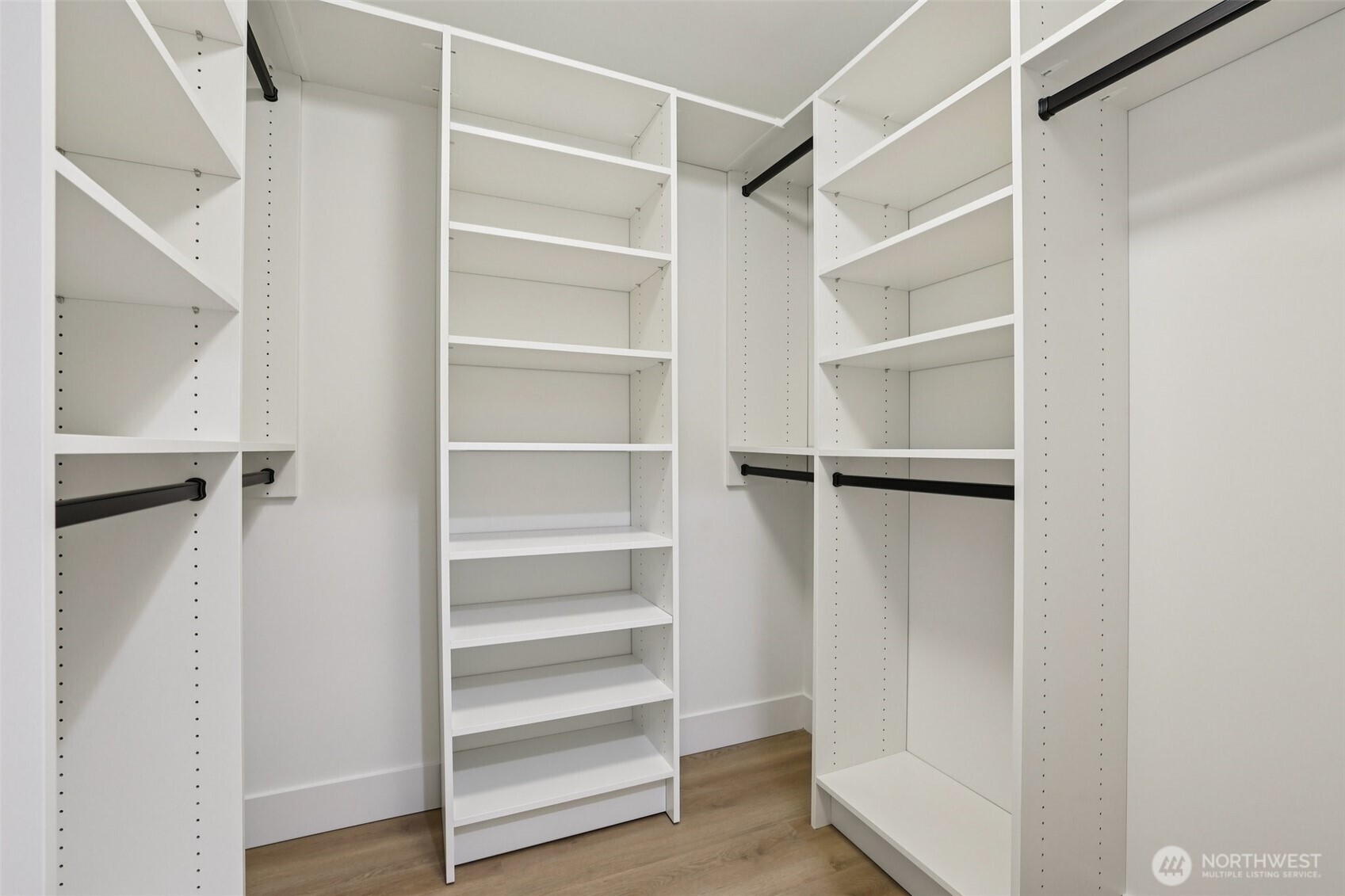 3714 Bagley Avenue North Seattle, WA 98103 - Photo 24 of 40