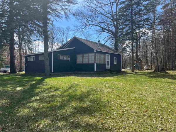 $218,500 | 4372 Oak Beach Drive, Harrison, MI 48625