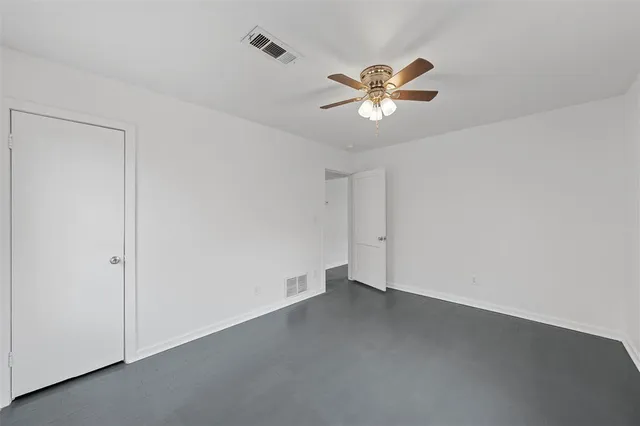 a view of empty room with window