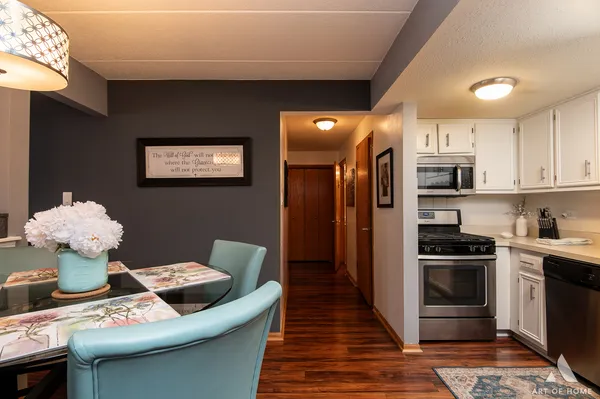 $208,950 | 4950 134th Court, Unit 508, Crestwood, IL 60418