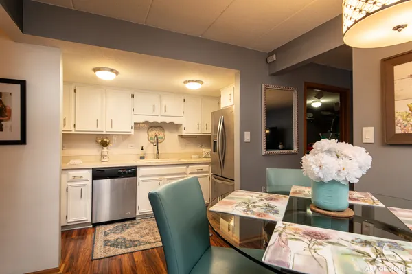 $208,950 | 4950 134th Court, Unit 508, Crestwood, IL 60418