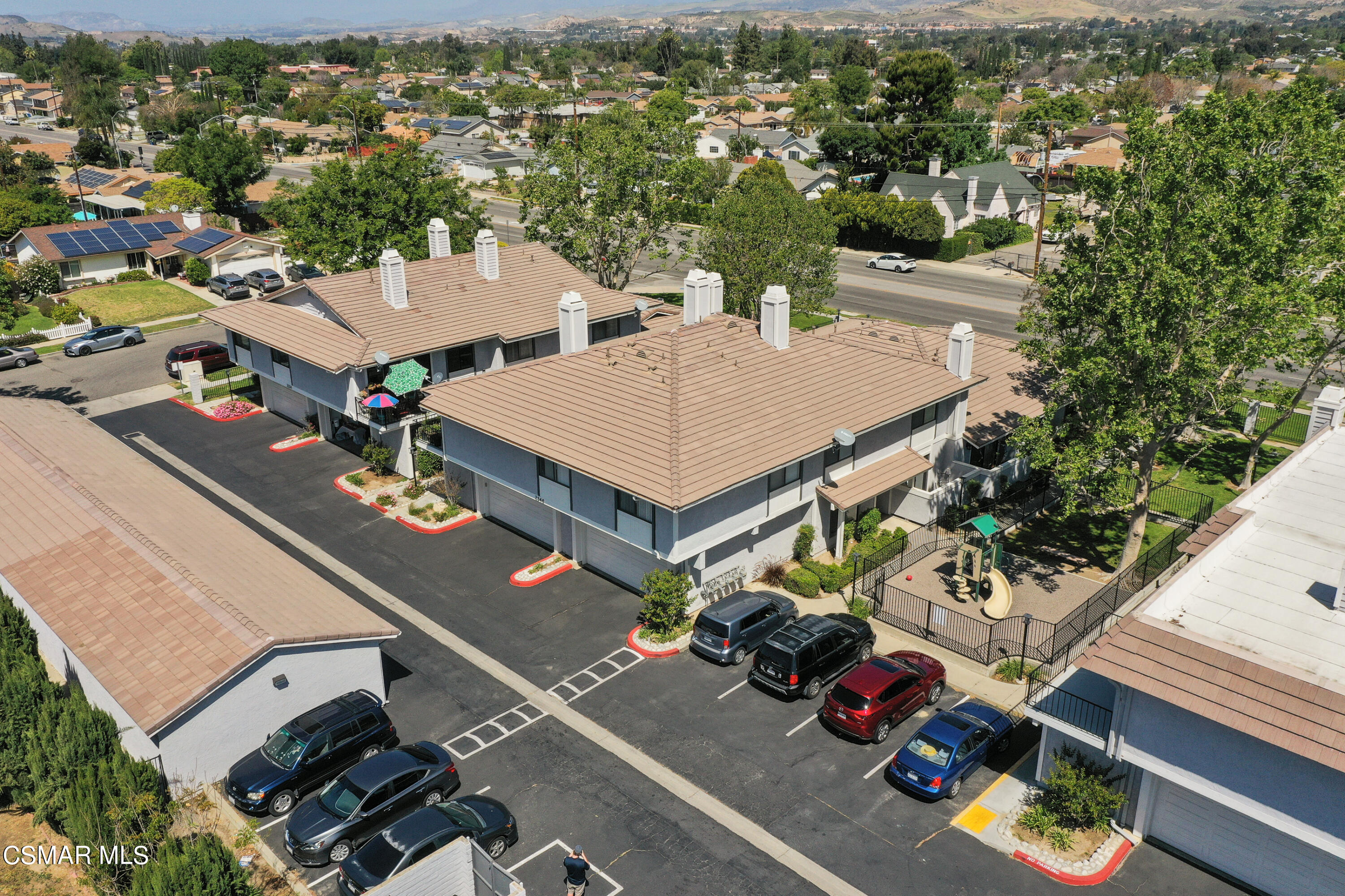 2346 Royal Avenue, Unit 9 Simi Valley, CA 93065 - Photo 3 of 31