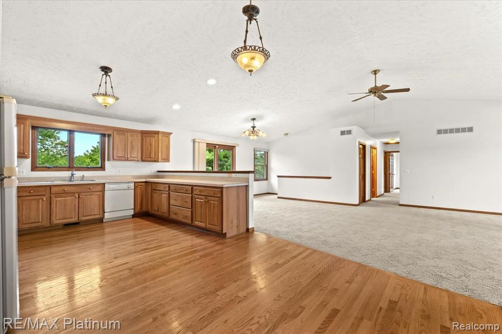 6893 Sanford Road Howell, MI 48855 - Photo 13 of 44