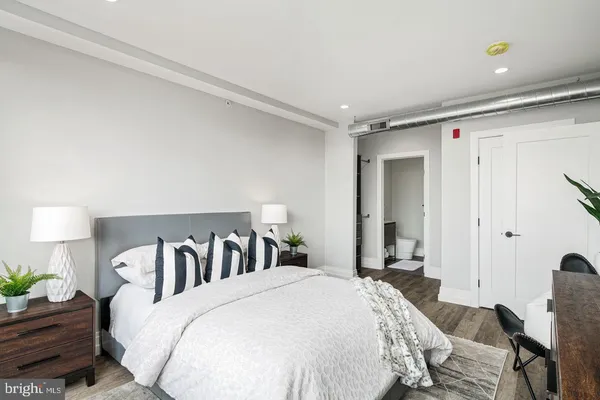 $1,695 | 526 Brown Street, Unit 207, Philadelphia, PA 19123
