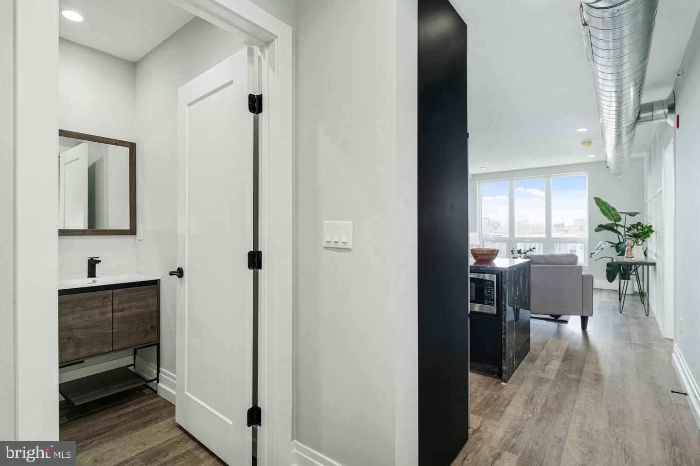 526 Brown Street, Unit 207 Philadelphia, PA 19123 - Photo 2 of 27