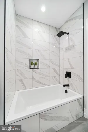 $1,695 | 526 Brown Street, Unit 207, Philadelphia, PA 19123