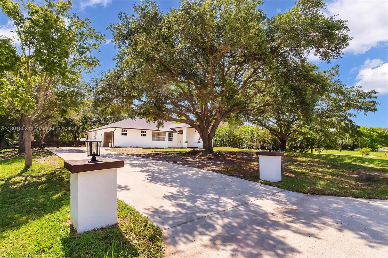 5530 Southwest 195th Terrace Southwest Ranches, FL 33332 - Photo 1 of 47