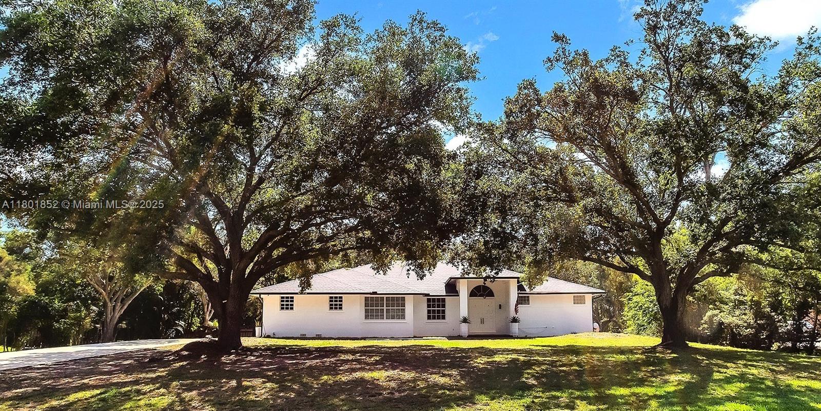 5530 Southwest 195th Terrace Southwest Ranches, FL 33332 - Photo 3 of 47