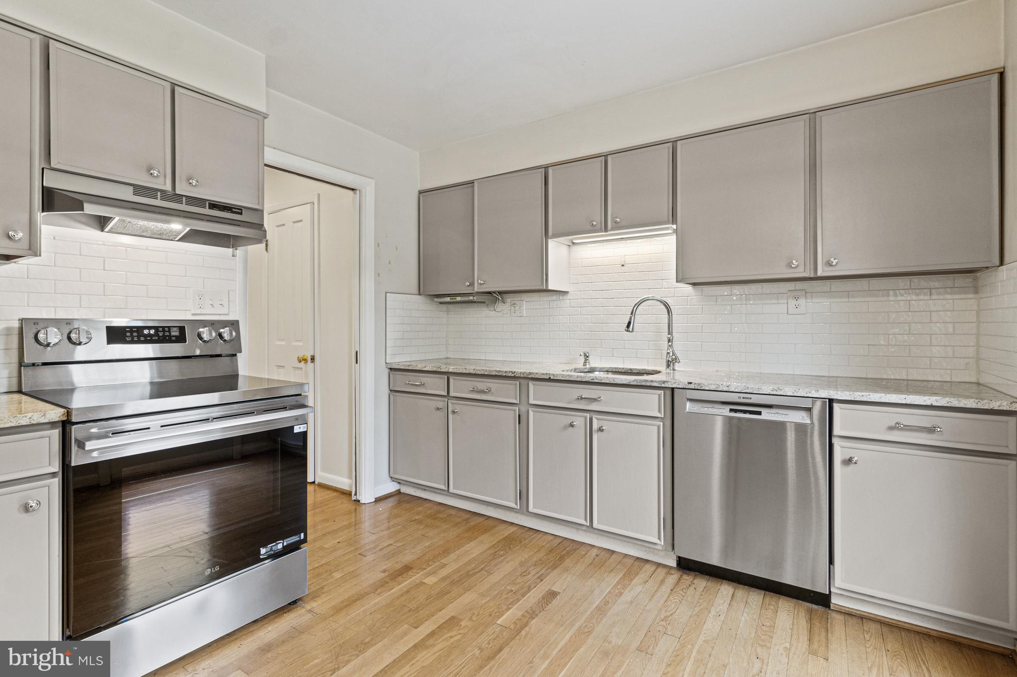 7119 Sea Cliff Road McLean, VA 22101 - Photo 11 of 43 Kitchen