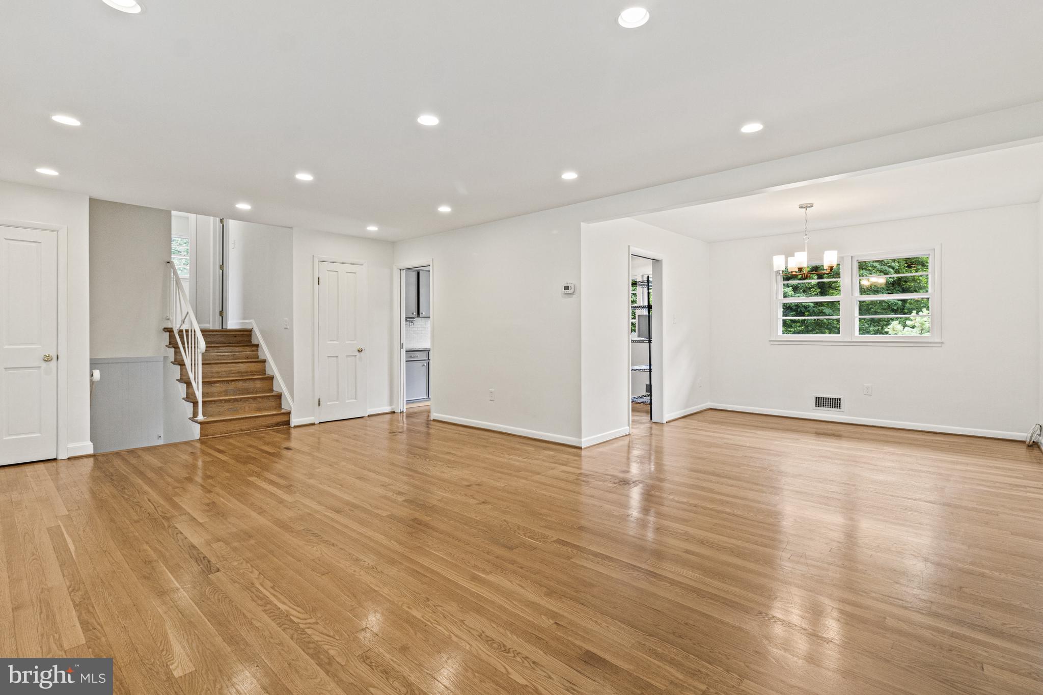7119 Sea Cliff Road McLean, VA 22101 - Photo 7 of 43 Living Room