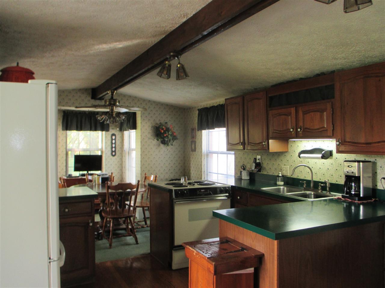 8075 Beecher Road Flushing, MI 48433 - Photo 8 of 42 50026023-7.JPG
