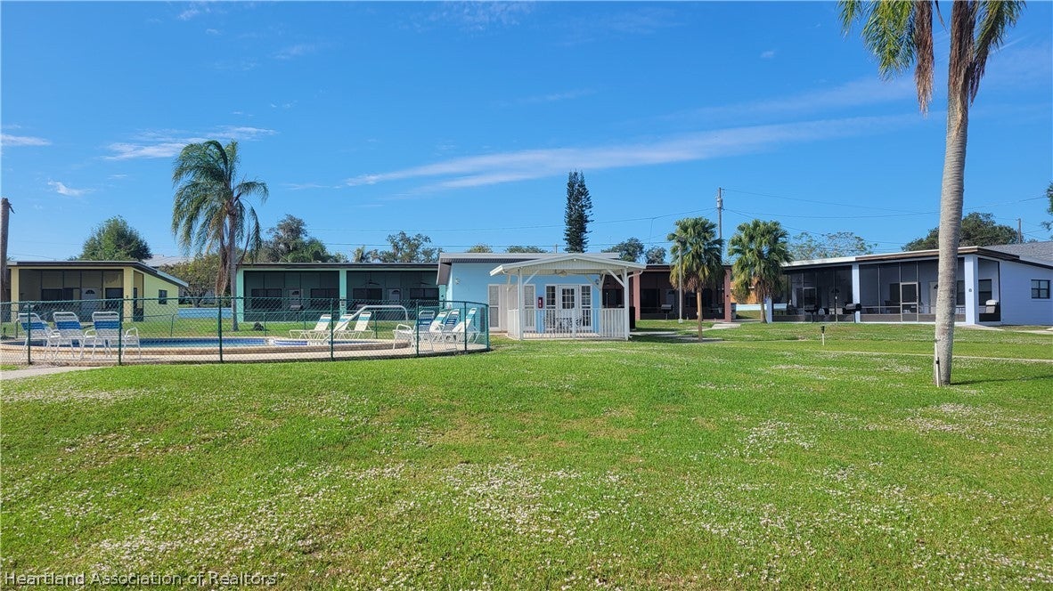 735 South Lakeview Road, Unit 6 Lake Placid, FL 33852 - Photo 12 of 14 Gallery Image 12