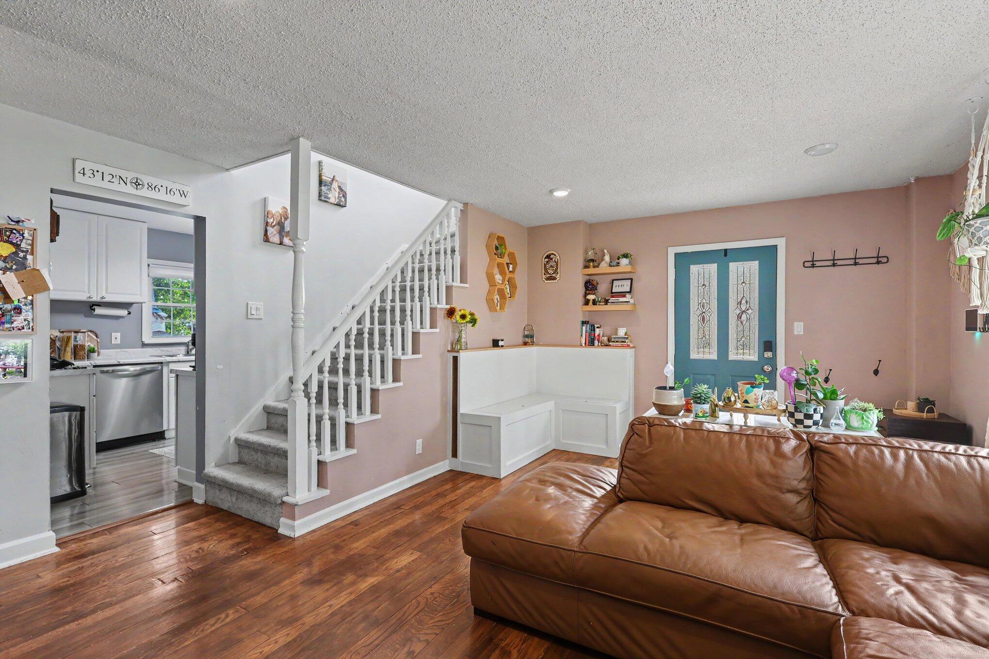 1357 Cornell Road Muskegon, MI 49441 - Photo 6 of 27 007_file_9612