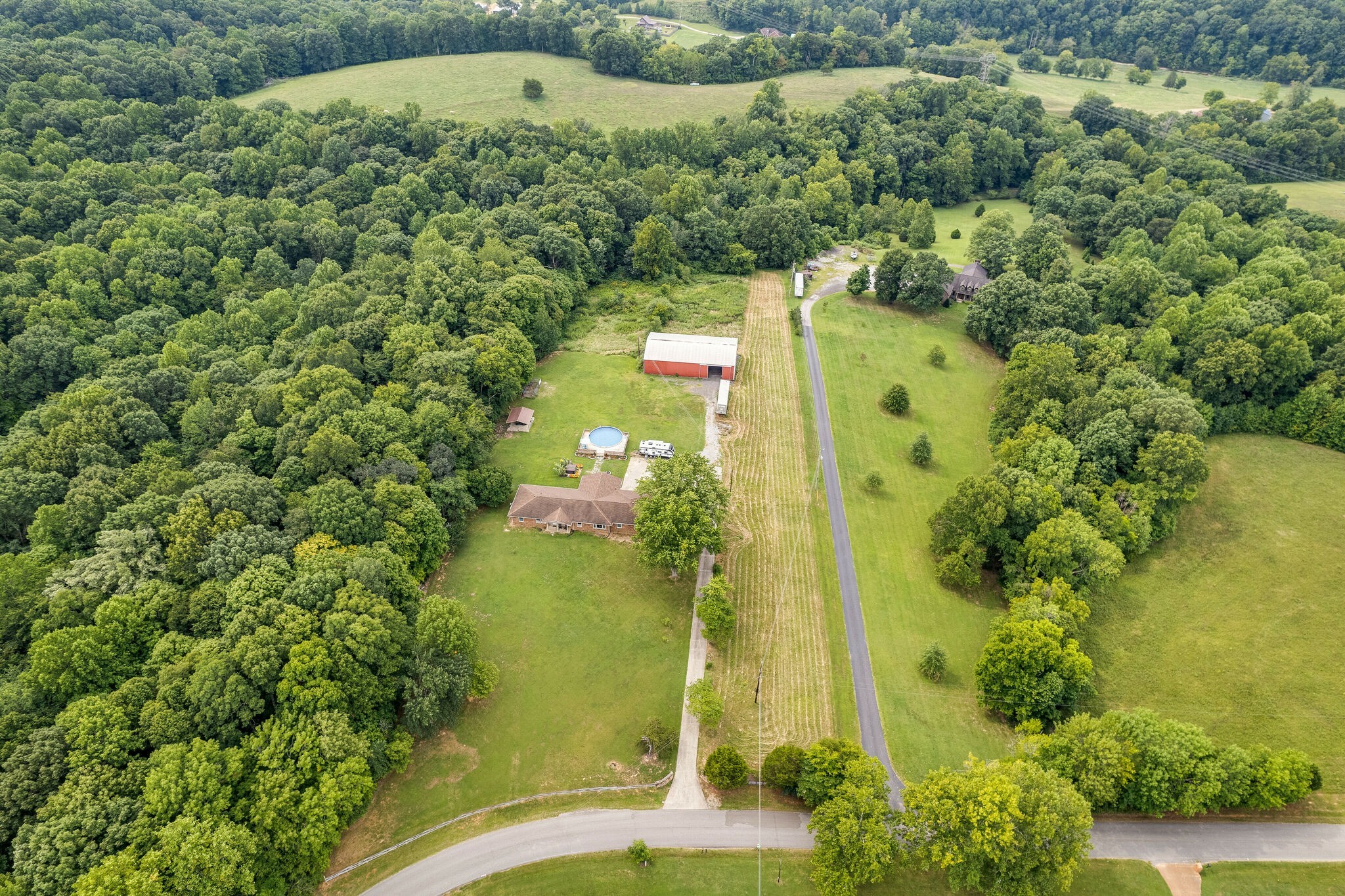 2743 Lights Chapel Road Greenbrier, TN 37073 - Photo 36 of 37 an aerial view of a residential houses with yard