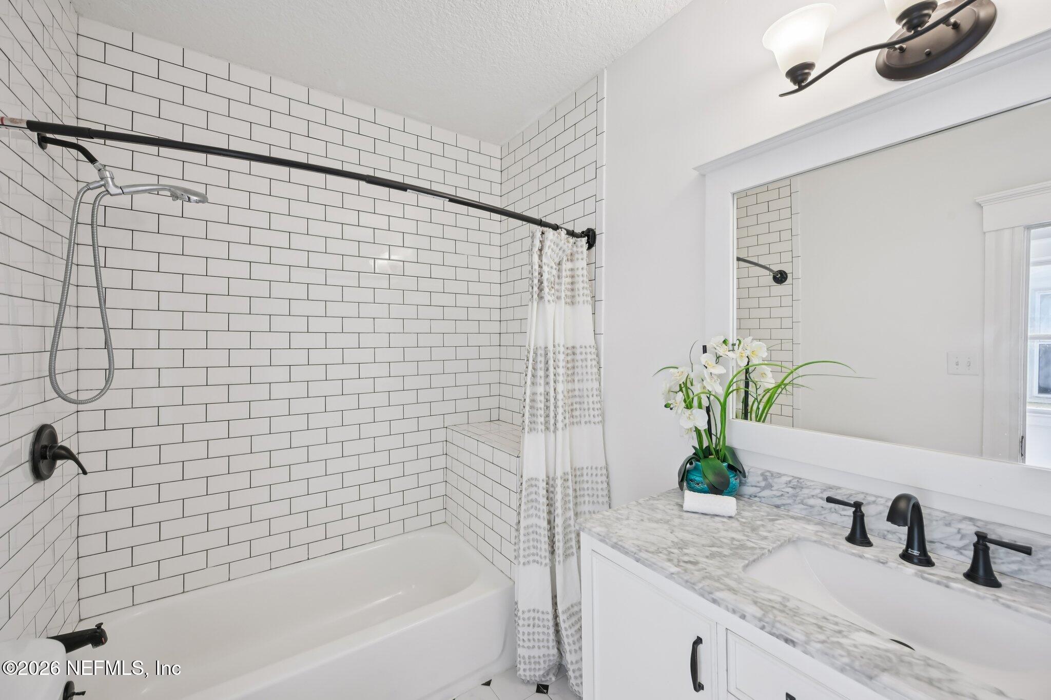 1706 Silver Street Jacksonville, FL 32206 - Photo 45 of 52 Upstairs hall bath