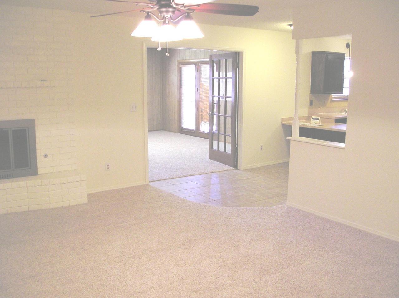 4209 Gary Lane Amarillo, TX 79110 - Photo 3 of 10 en view interior of the house