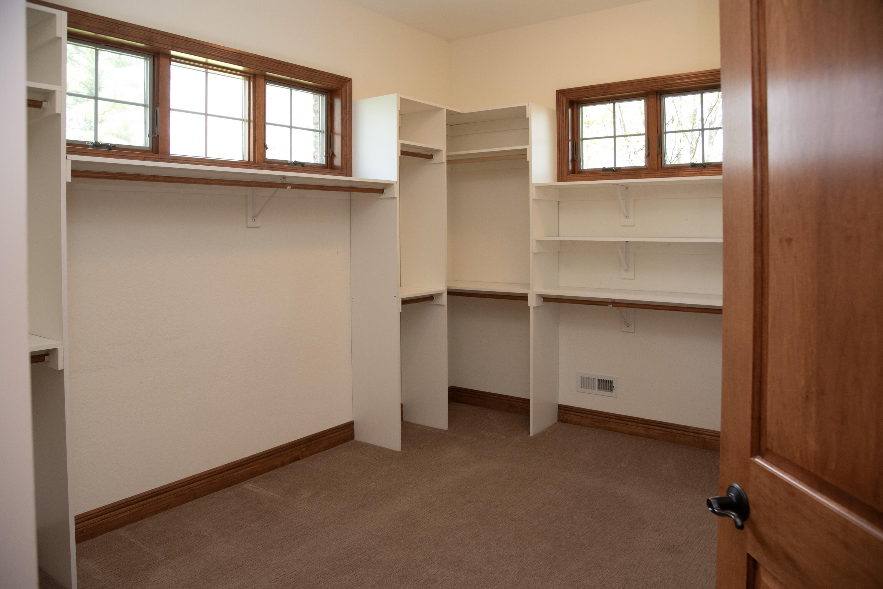 1512 West County Line Road Mequon, WI 53092 - Photo 34 of 74 Master Cl_1