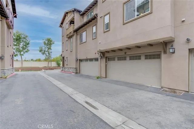 $1,325 | 713 South Azusa Avenue, Unit D, Azusa, CA 91702