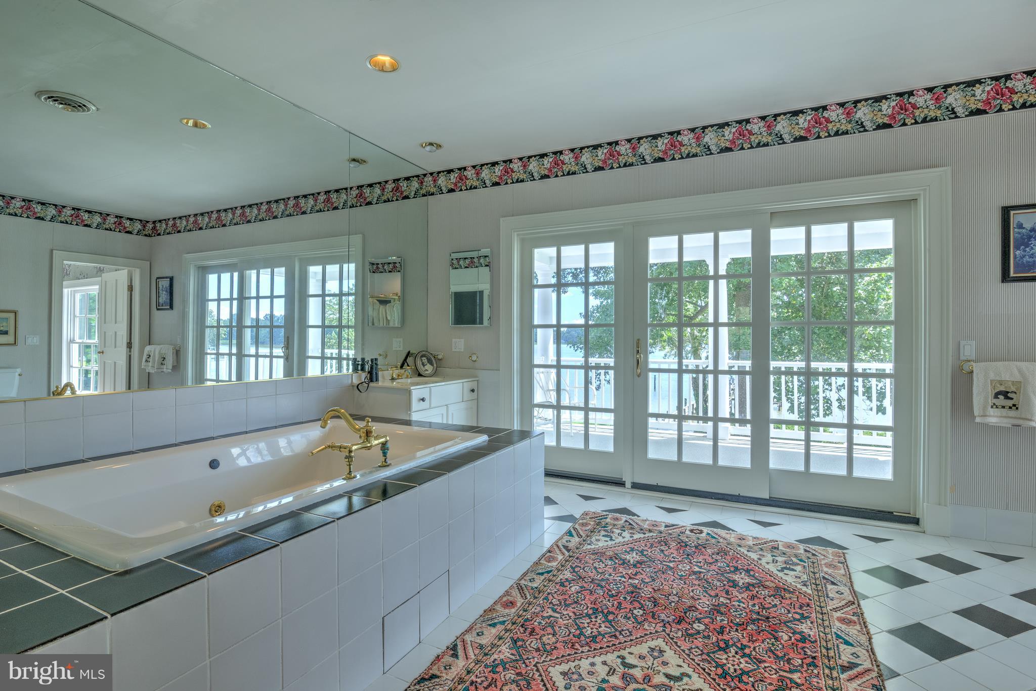 7704 Bloomfield Road Easton, MD 21601 - Photo 16 of 30 Bath (Master)