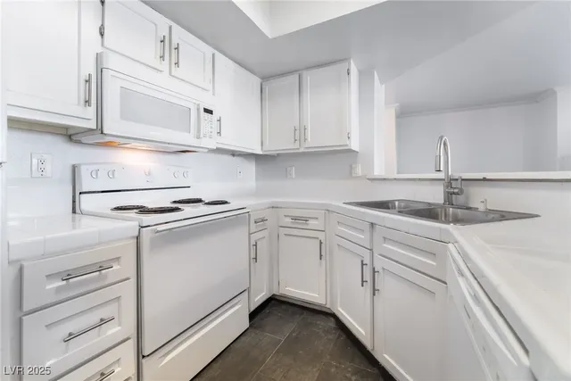$1,395 | 8600 West Charleston Boulevard, Unit 2177, Las Vegas, NV 89117