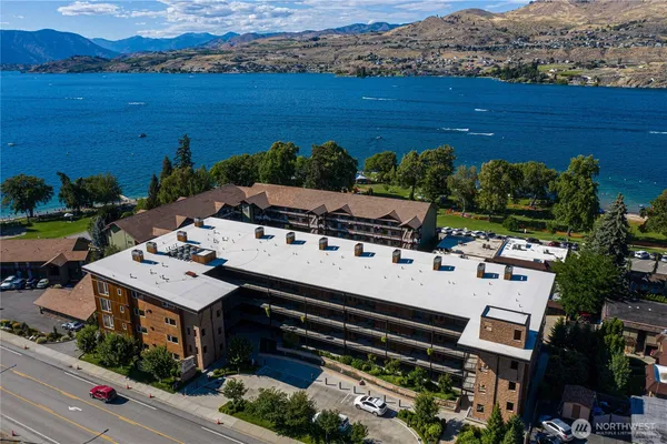 $319,000 | 2220 West Woodin Avenue, Unit 205, Chelan, WA 98816