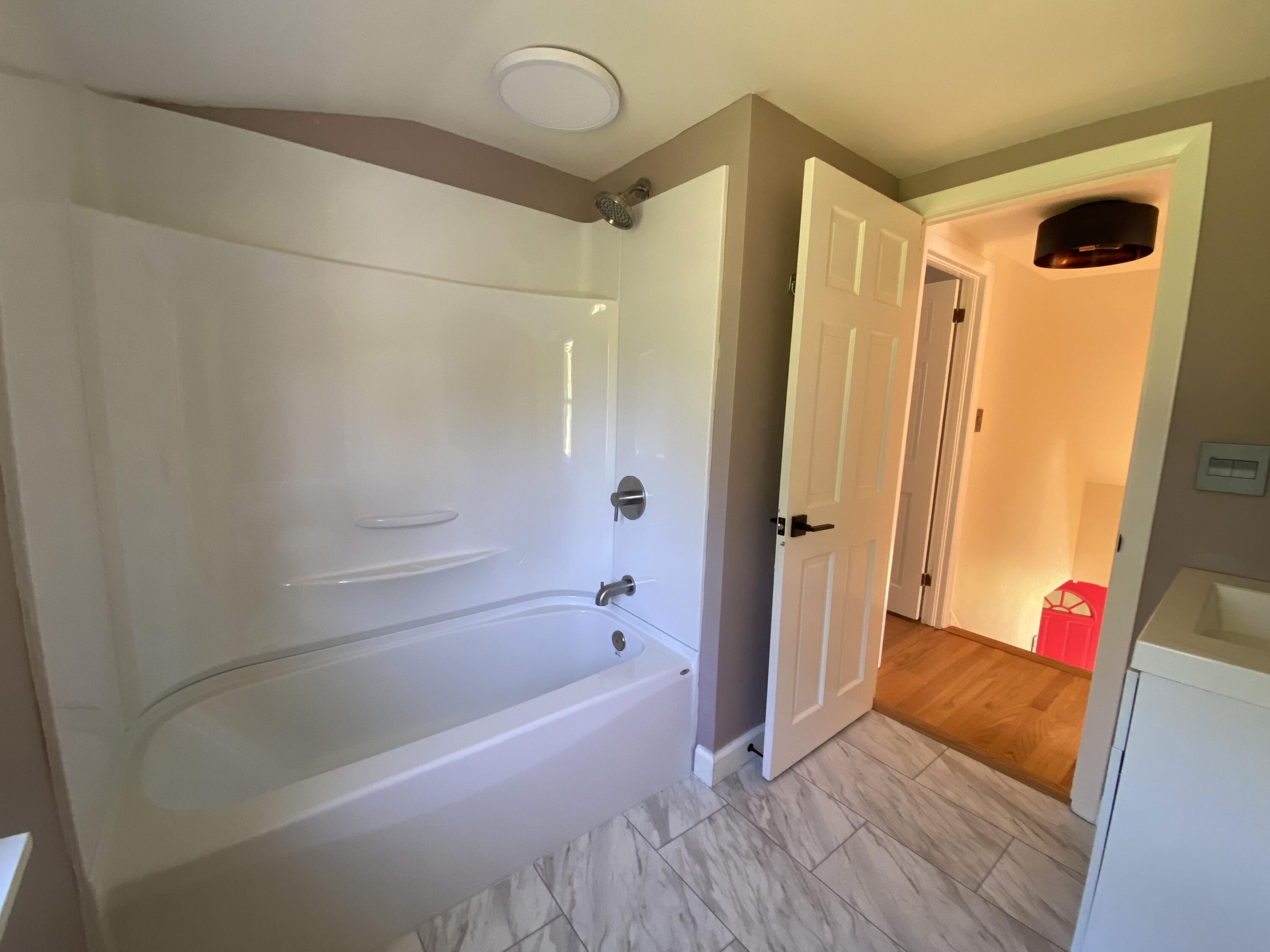 260 North Road Yarmouth, ME 04096 - Photo 34 of 57 2nd Floor Bath