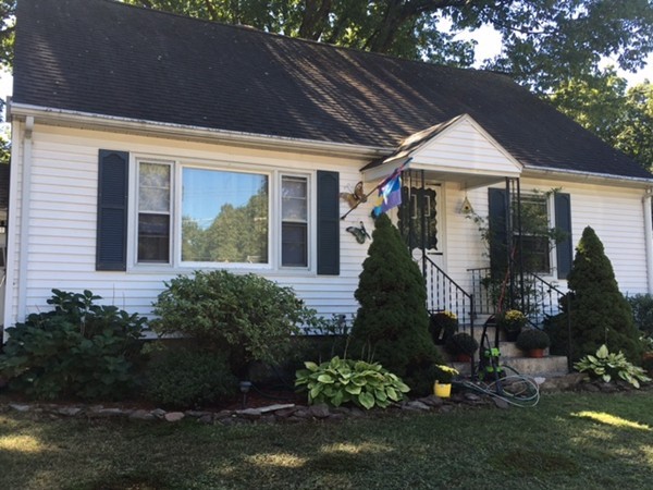 51 Hazen Street Springfield, MA 01119 - Photo 1 of 16 Gallery Image 1