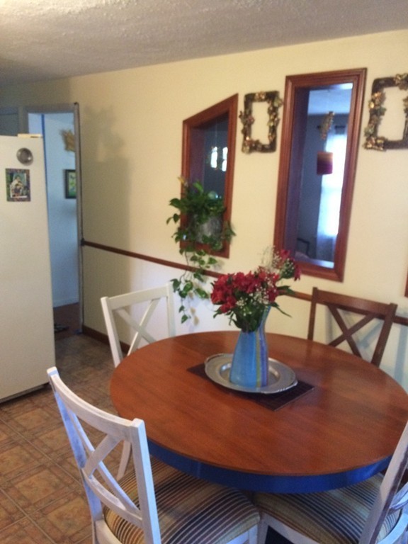 51 Hazen Street Springfield, MA 01119 - Photo 6 of 16 Gallery Image 6