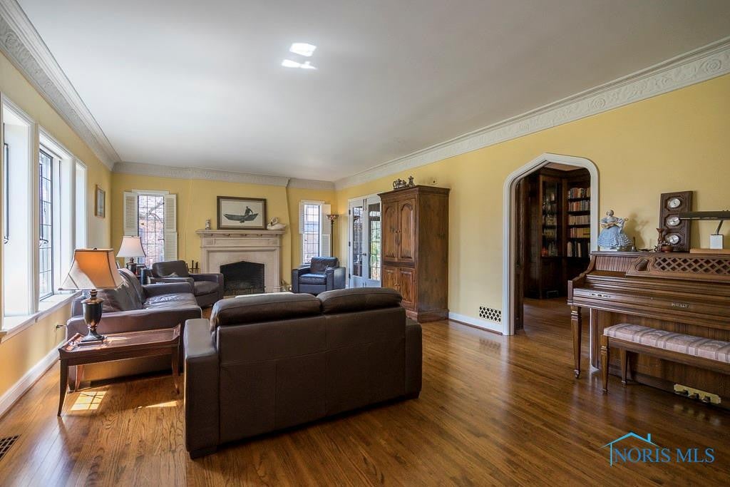 3728 Sulphur Spring Road Toledo, OH 43606 - Photo 2 of 27 Gallery Image 2