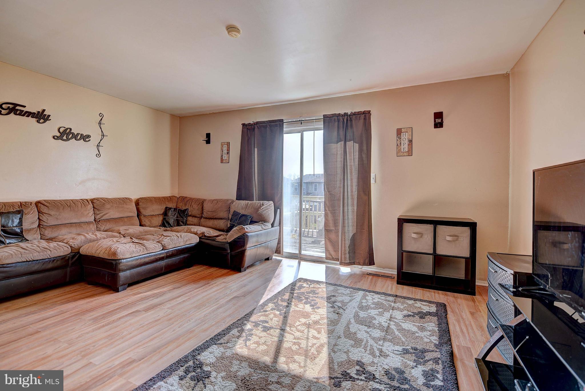 3933 Bayville Road Baltimore, MD 21220 - Photo 8 of 23 Living Room