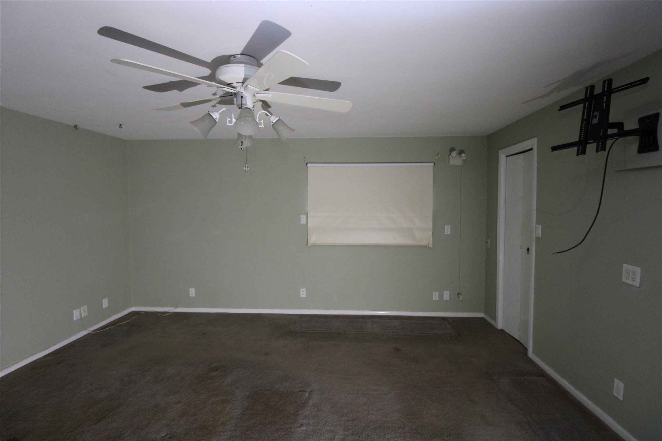 401 East 5th Street Sweeny, TX 77480 - Photo 19 of 37 Primary room